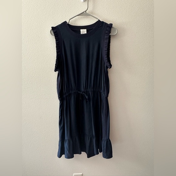 Cinq a Sept
Lenora Silk Charmeuse Mini Dress
Size small - Picture 8 of 9